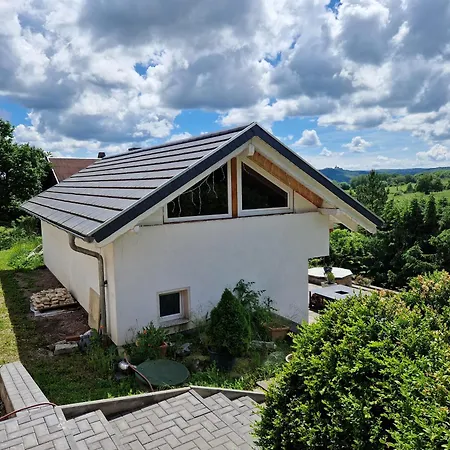 Am Weinberg Madelunger Strasse 57 *